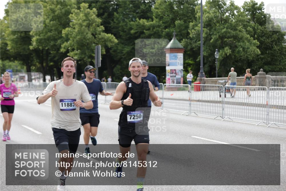 29.06.2025 - hella hamburg halbmarathon Jannik Wohlers http://msf.ph/oto/8145312 29.06.2025 10:10:12 Lombardsbrücke 1573, 4389, 5440, 5990, 5991, 7250, 7685, 9681, 11355, 11887, 11904, 11905, 12008, 12629, 13825, 13901, 14679, 16166, 16344, 17532, 17730, 18949, 19023 meine-sportfotos.de