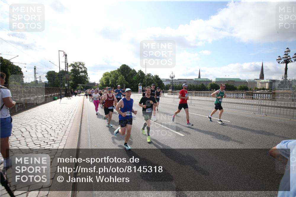 29.06.2025 - hella hamburg halbmarathon Jannik Wohlers http://msf.ph/oto/8145318 29.06.2025 09:56:05 Lombardsbrücke 1452, 1499, 1592, 1628, 1877, 2058, 2082, 2771, 2953, 2996, 3256, 3296, 4065, 4077, 4404, 4711, 4833, 5482, 5600, 5607, 5978, 6168, 6286, 6511, 6512, 6561, 6562, 7383, 7475, 7583, 7943, 8361, 8514, 8968, 8996, 9246, 9537, 9597, 9695, 9752, 9793, 9820, 9994, 10508, 10891, 11018, 11124, 11231, 11455, 11459, 11809, 11961, 12490, 12545, 13007, 13211, 13463, 13688, 13948, 14198, 14286, 14408, 14994, 15090, 15427, 16369, 16375, 16477, 16891, 16986 meine-sportfotos.de