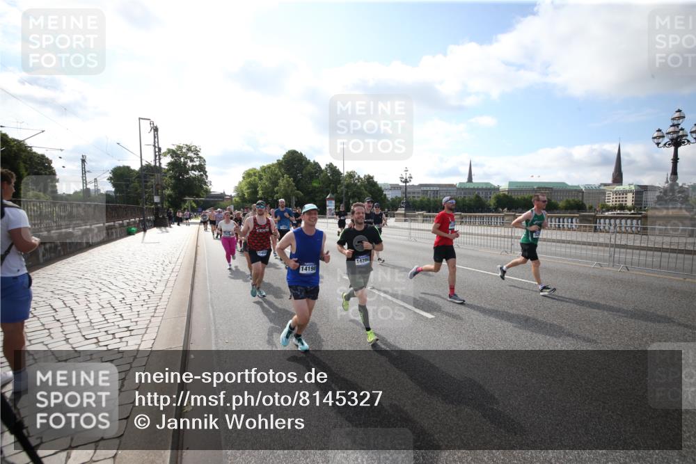 29.06.2025 - hella hamburg halbmarathon Jannik Wohlers http://msf.ph/oto/8145327 29.06.2025 09:56:05 Lombardsbrücke 1452, 1499, 1592, 1628, 1877, 2058, 2082, 2771, 2953, 2996, 3256, 3296, 4065, 4077, 4404, 4711, 4833, 5482, 5600, 5607, 5978, 6168, 6286, 6511, 6512, 6561, 6562, 7383, 7475, 7583, 7943, 8361, 8514, 8968, 8996, 9246, 9537, 9597, 9695, 9752, 9793, 9820, 9994, 10508, 10891, 11018, 11124, 11231, 11455, 11459, 11809, 11961, 12490, 12545, 13007, 13211, 13463, 13688, 13948, 14198, 14286, 14408, 14994, 15090, 15427, 16369, 16375, 16477, 16891, 16986 meine-sportfotos.de
