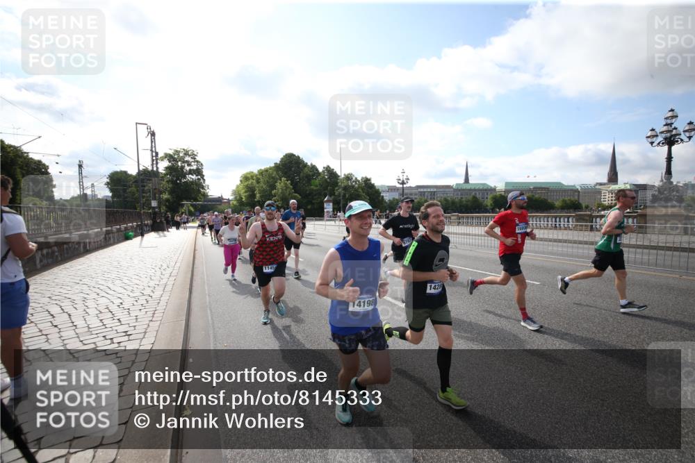 29.06.2025 - hella hamburg halbmarathon Jannik Wohlers http://msf.ph/oto/8145333 29.06.2025 09:56:05 Lombardsbrücke 1452, 1499, 1592, 1628, 1877, 2058, 2082, 2771, 2953, 2996, 3256, 3296, 4065, 4077, 4404, 4711, 4833, 5482, 5600, 5607, 5978, 6168, 6286, 6511, 6512, 6561, 6562, 7383, 7475, 7583, 7943, 8361, 8514, 8968, 8996, 9246, 9537, 9597, 9695, 9752, 9793, 9820, 9994, 10508, 10891, 11018, 11124, 11231, 11455, 11459, 11809, 11961, 12490, 12545, 13007, 13211, 13463, 13688, 13948, 14198, 14286, 14408, 14994, 15090, 15427, 16369, 16375, 16477, 16891, 16986 meine-sportfotos.de