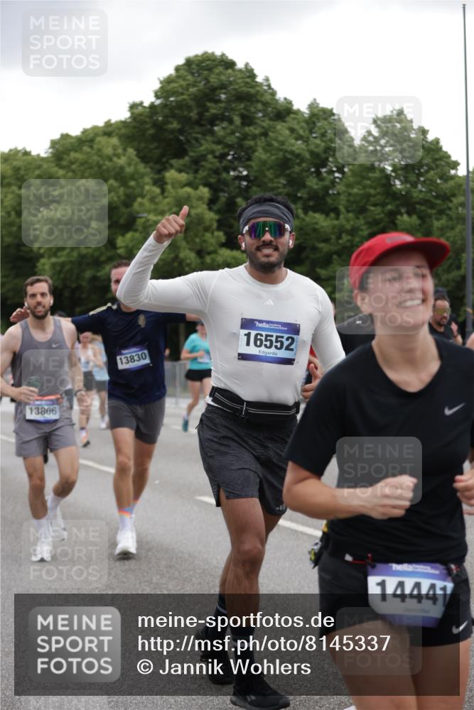29.06.2025 - hella hamburg halbmarathon Jannik Wohlers http://msf.ph/oto/8145337 29.06.2025 10:47:00 Lombardsbrücke 1434, 1463, 1523, 1704, 2148, 2407, 2994, 3339, 4037, 4184, 4325, 4806, 4895, 4974, 4975, 5621, 5622, 5895, 6255, 6256, 6879, 6995, 7403, 7630, 7631, 8105, 8131, 8270, 8915, 8953, 9018, 9273, 9969, 9972, 10075, 10206, 10903, 11276, 11378, 11458, 11730, 11738, 13349, 13430, 13431, 13737, 13806, 13819, 13830, 13898, 13909, 14197, 14441, 14516, 14517, 15413, 16337, 16552, 17122, 17514, 18258, 18415, 18753, 18781, 18852, 18858 meine-sportfotos.de