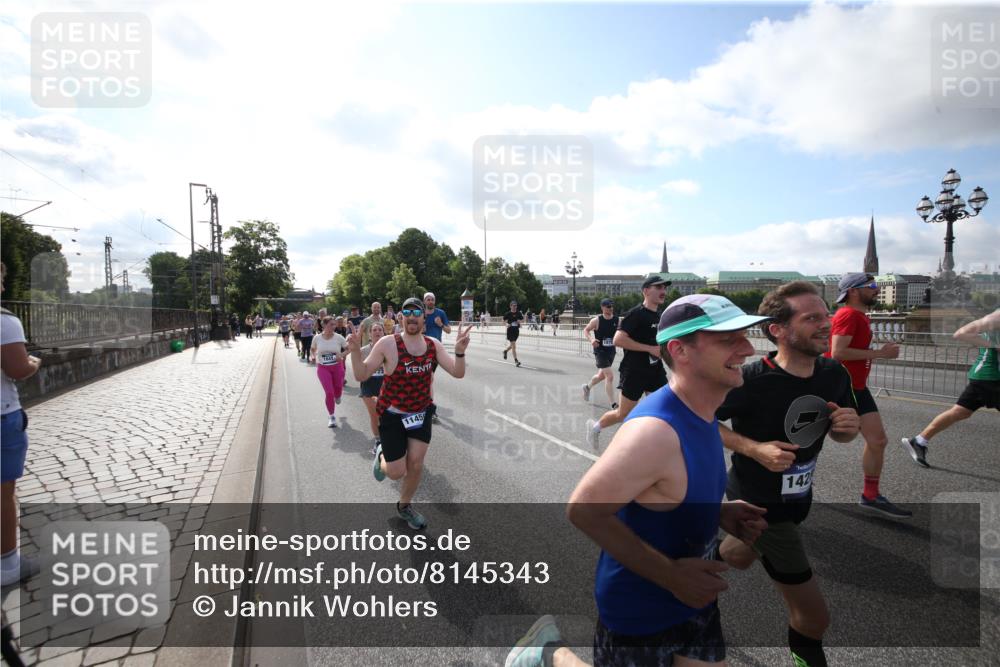 29.06.2025 - hella hamburg halbmarathon Jannik Wohlers http://msf.ph/oto/8145343 29.06.2025 09:56:05 Lombardsbrücke 1452, 1499, 1592, 1628, 1877, 2058, 2082, 2771, 2953, 2996, 3256, 3296, 4065, 4077, 4404, 4711, 4833, 5482, 5600, 5607, 5978, 6168, 6286, 6511, 6512, 6561, 6562, 7383, 7475, 7583, 7943, 8361, 8514, 8968, 8996, 9246, 9537, 9597, 9695, 9752, 9793, 9820, 9994, 10508, 10891, 11018, 11124, 11231, 11455, 11459, 11809, 11961, 12490, 12545, 13007, 13211, 13463, 13688, 13948, 14198, 14286, 14408, 14994, 15090, 15427, 16369, 16375, 16477, 16891, 16986 meine-sportfotos.de