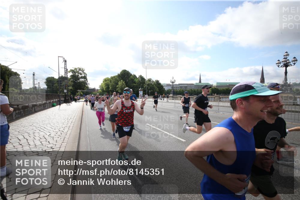 29.06.2025 - hella hamburg halbmarathon Jannik Wohlers http://msf.ph/oto/8145351 29.06.2025 09:56:05 Lombardsbrücke 1452, 1499, 1592, 1628, 1877, 2058, 2082, 2771, 2953, 2996, 3256, 3296, 4065, 4077, 4404, 4711, 4833, 5482, 5600, 5607, 5978, 6168, 6286, 6511, 6512, 6561, 6562, 7383, 7475, 7583, 7943, 8361, 8514, 8968, 8996, 9246, 9537, 9597, 9695, 9752, 9793, 9820, 9994, 10508, 10891, 11018, 11124, 11231, 11455, 11459, 11809, 11961, 12490, 12545, 13007, 13211, 13463, 13688, 13948, 14198, 14286, 14408, 14994, 15090, 15427, 16369, 16375, 16477, 16891, 16986 meine-sportfotos.de