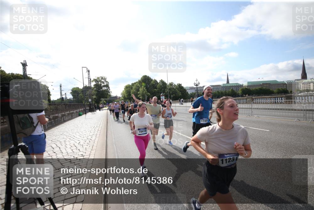 29.06.2025 - hella hamburg halbmarathon Jannik Wohlers http://msf.ph/oto/8145386 29.06.2025 09:56:07 Lombardsbrücke 1452, 1592, 1628, 1877, 2058, 2082, 2771, 2953, 2996, 3256, 3296, 4065, 4077, 4404, 4711, 4833, 5482, 5600, 5978, 6286, 6511, 6512, 6561, 6562, 7383, 7475, 7583, 8261, 8361, 8968, 8996, 9246, 9537, 9597, 9695, 9752, 9793, 9820, 9994, 10508, 10891, 11018, 11124, 11231, 11455, 11459, 11809, 11961, 12490, 12545, 12584, 13211, 13394, 13463, 13688, 14198, 14286, 14408, 14990, 14994, 15090, 15427, 16369, 16375, 16891, 16986 meine-sportfotos.de