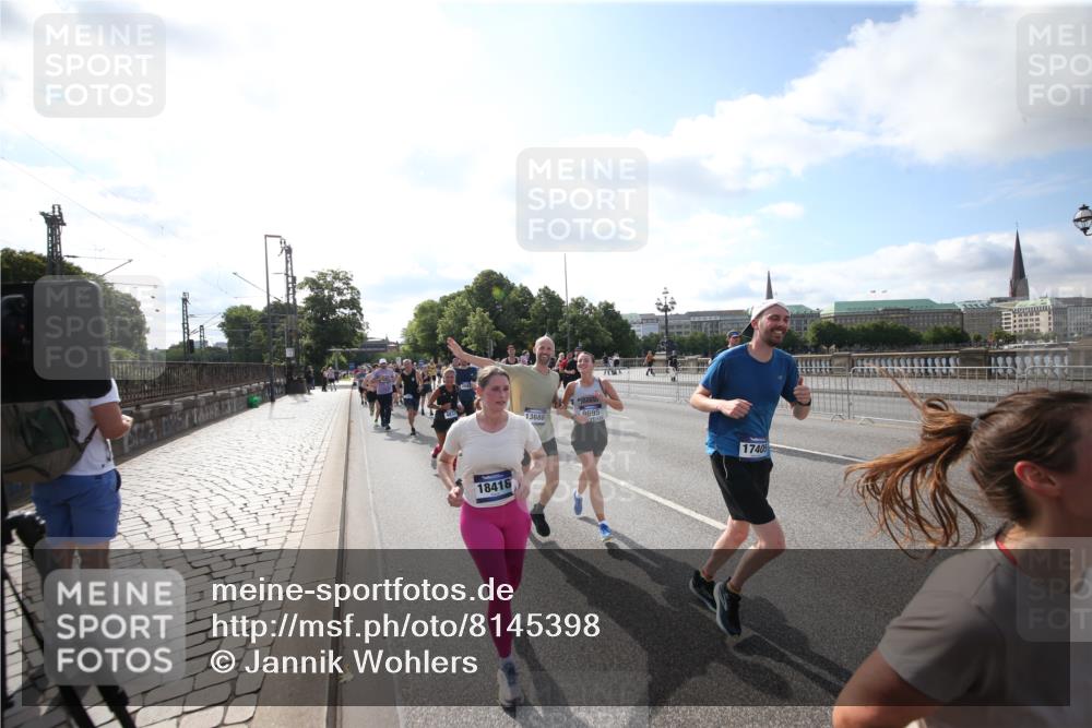 29.06.2025 - hella hamburg halbmarathon Jannik Wohlers http://msf.ph/oto/8145398 29.06.2025 09:56:07 Lombardsbrücke 1452, 1592, 1628, 1877, 2058, 2082, 2771, 2953, 2996, 3256, 3296, 4065, 4077, 4404, 4711, 4833, 5482, 5600, 5978, 6286, 6511, 6512, 6561, 6562, 7383, 7475, 7583, 8261, 8361, 8968, 8996, 9246, 9537, 9597, 9695, 9752, 9793, 9820, 9994, 10508, 10891, 11018, 11124, 11231, 11455, 11459, 11809, 11961, 12490, 12545, 12584, 13211, 13394, 13463, 13688, 14198, 14286, 14408, 14990, 14994, 15090, 15427, 16369, 16375, 16891, 16986 meine-sportfotos.de