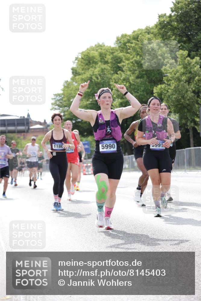 29.06.2025 - hella hamburg halbmarathon Jannik Wohlers http://msf.ph/oto/8145403 29.06.2025 10:10:20 Lombardsbrücke 1186, 4389, 5990, 5991, 7250, 9169, 9681, 9829, 11355, 11887, 11904, 11905, 12426, 12629, 13588, 13594, 13825, 13901, 15214, 16344, 16808, 17532, 18949 meine-sportfotos.de