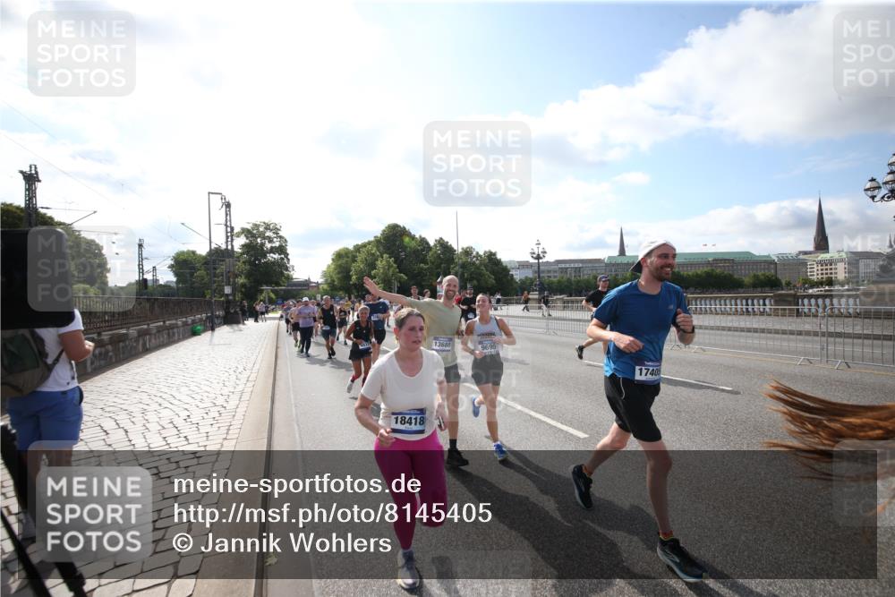 29.06.2025 - hella hamburg halbmarathon Jannik Wohlers http://msf.ph/oto/8145405 29.06.2025 09:56:07 Lombardsbrücke 1452, 1592, 1628, 1877, 2058, 2082, 2771, 2953, 2996, 3256, 3296, 4065, 4077, 4404, 4711, 4833, 5482, 5600, 5978, 6286, 6511, 6512, 6561, 6562, 7383, 7475, 7583, 8261, 8361, 8968, 8996, 9246, 9537, 9597, 9695, 9752, 9793, 9820, 9994, 10508, 10891, 11018, 11124, 11231, 11455, 11459, 11809, 11961, 12490, 12545, 12584, 13211, 13394, 13463, 13688, 14198, 14286, 14408, 14990, 14994, 15090, 15427, 16369, 16375, 16891, 16986 meine-sportfotos.de