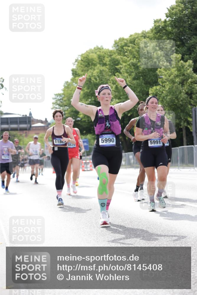 29.06.2025 - hella hamburg halbmarathon Jannik Wohlers http://msf.ph/oto/8145408 29.06.2025 10:10:20 Lombardsbrücke 1186, 4389, 5990, 5991, 7250, 9169, 9681, 9829, 11355, 11887, 11904, 11905, 12426, 12629, 13588, 13594, 13825, 13901, 15214, 16344, 16808, 17532, 18949 meine-sportfotos.de