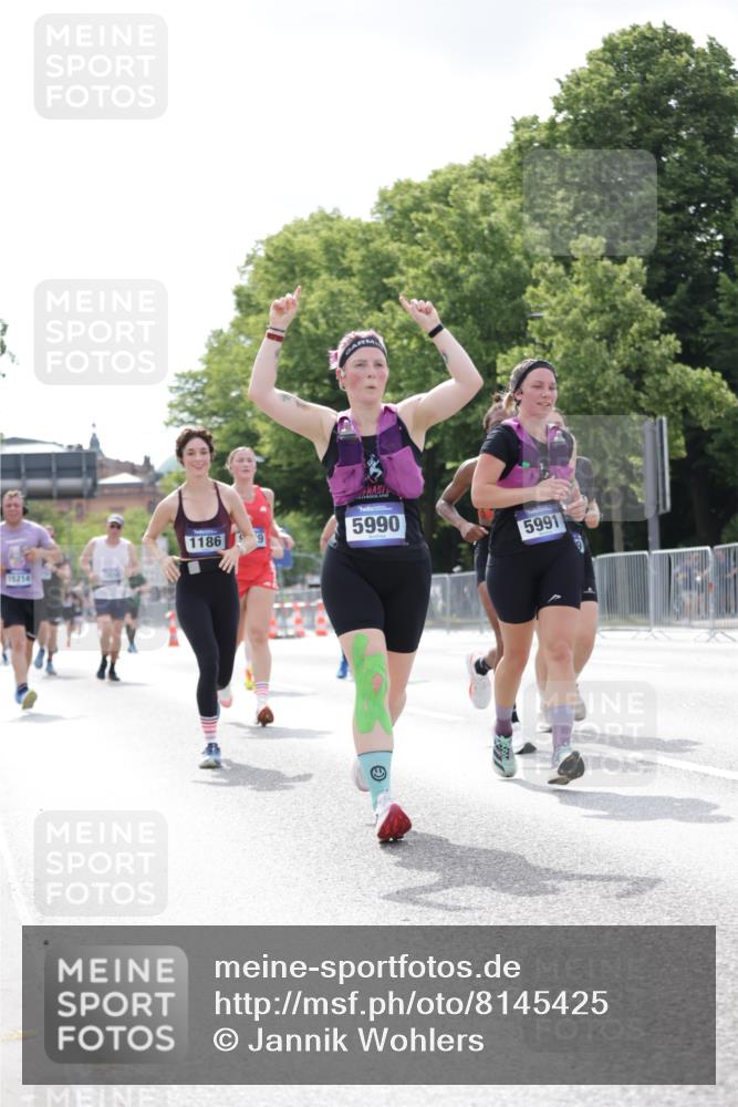 29.06.2025 - hella hamburg halbmarathon Jannik Wohlers http://msf.ph/oto/8145425 29.06.2025 10:10:20 Lombardsbrücke 1186, 4389, 5990, 5991, 7250, 9169, 9681, 9829, 11355, 11887, 11904, 11905, 12426, 12629, 13588, 13594, 13825, 13901, 15214, 16344, 16808, 17532, 18949 meine-sportfotos.de
