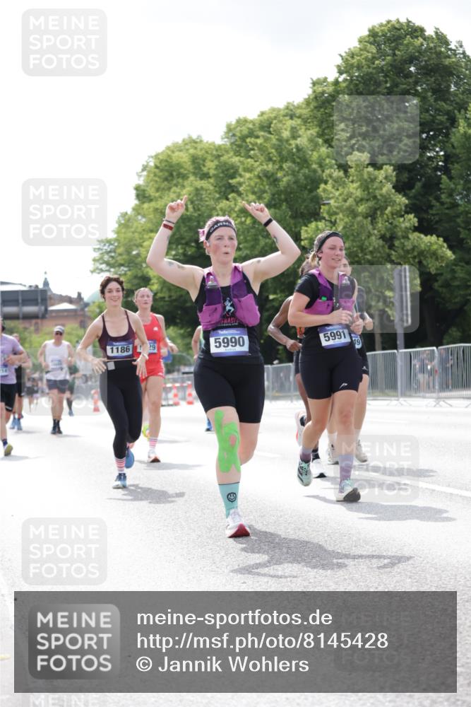 29.06.2025 - hella hamburg halbmarathon Jannik Wohlers http://msf.ph/oto/8145428 29.06.2025 10:10:20 Lombardsbrücke 1186, 4389, 5990, 5991, 7250, 9169, 9681, 9829, 11355, 11887, 11904, 11905, 12426, 12629, 13588, 13594, 13825, 13901, 15214, 16344, 16808, 17532, 18949 meine-sportfotos.de