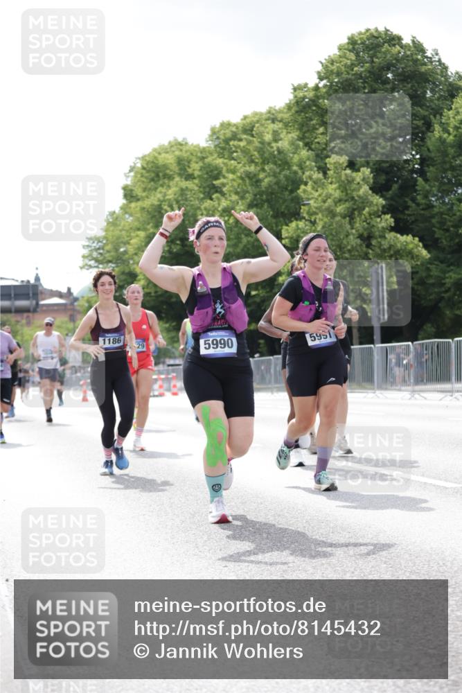29.06.2025 - hella hamburg halbmarathon Jannik Wohlers http://msf.ph/oto/8145432 29.06.2025 10:10:20 Lombardsbrücke 1186, 4389, 5990, 5991, 7250, 9169, 9681, 9829, 11355, 11887, 11904, 11905, 12426, 12629, 13588, 13594, 13825, 13901, 15214, 16344, 16808, 17532, 18949 meine-sportfotos.de