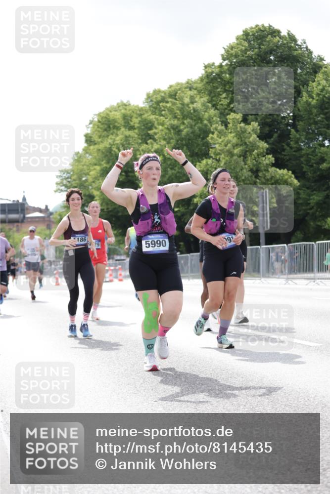 29.06.2025 - hella hamburg halbmarathon Jannik Wohlers http://msf.ph/oto/8145435 29.06.2025 10:10:20 Lombardsbrücke 1186, 4389, 5990, 5991, 7250, 9169, 9681, 9829, 11355, 11887, 11904, 11905, 12426, 12629, 13588, 13594, 13825, 13901, 15214, 16344, 16808, 17532, 18949 meine-sportfotos.de