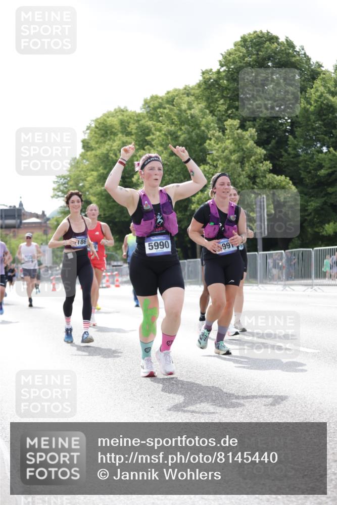 29.06.2025 - hella hamburg halbmarathon Jannik Wohlers http://msf.ph/oto/8145440 29.06.2025 10:10:20 Lombardsbrücke 1186, 4389, 5990, 5991, 7250, 9169, 9681, 9829, 11355, 11887, 11904, 11905, 12426, 12629, 13588, 13594, 13825, 13901, 15214, 16344, 16808, 17532, 18949 meine-sportfotos.de
