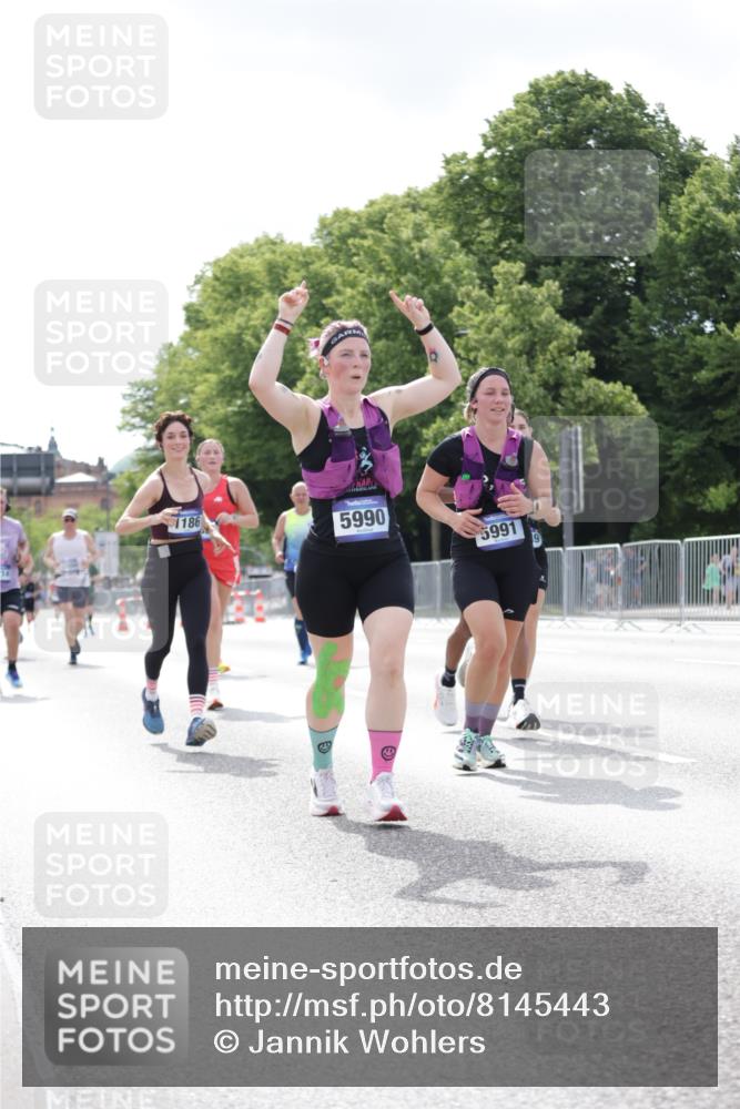 29.06.2025 - hella hamburg halbmarathon Jannik Wohlers http://msf.ph/oto/8145443 29.06.2025 10:10:20 Lombardsbrücke 1186, 4389, 5990, 5991, 7250, 9169, 9681, 9829, 11355, 11887, 11904, 11905, 12426, 12629, 13588, 13594, 13825, 13901, 15214, 16344, 16808, 17532, 18949 meine-sportfotos.de