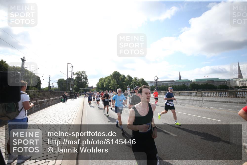 29.06.2025 - hella hamburg halbmarathon Jannik Wohlers http://msf.ph/oto/8145446 29.06.2025 09:57:04 Lombardsbrücke 1030, 1086, 1193, 1422, 2119, 2252, 2444, 2595, 2855, 3048, 3096, 3103, 3698, 3999, 4261, 4299, 4558, 4986, 5013, 5018, 5021, 5024, 5633, 5820, 5907, 6125, 6374, 6720, 6762, 6795, 6942, 7221, 7397, 7742, 7930, 7932, 8172, 8447, 9316, 10191, 10192, 10215, 10368, 10376, 10667, 11143, 11339, 11430, 11579, 12235, 12348, 12421, 12440, 12489, 12580, 12607, 12840, 13701, 13761, 14122, 14737, 14881, 15146, 15480, 15484, 15720, 15897, 16043, 16047, 16800, 17129, 17130, 17179 meine-sportfotos.de