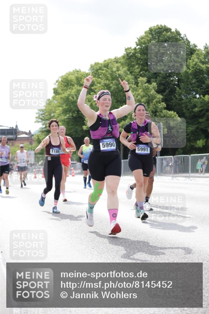 29.06.2025 - hella hamburg halbmarathon Jannik Wohlers http://msf.ph/oto/8145452 29.06.2025 10:10:20 Lombardsbrücke 1186, 4389, 5990, 5991, 7250, 9169, 9681, 9829, 11355, 11887, 11904, 11905, 12426, 12629, 13588, 13594, 13825, 13901, 15214, 16344, 16808, 17532, 18949 meine-sportfotos.de