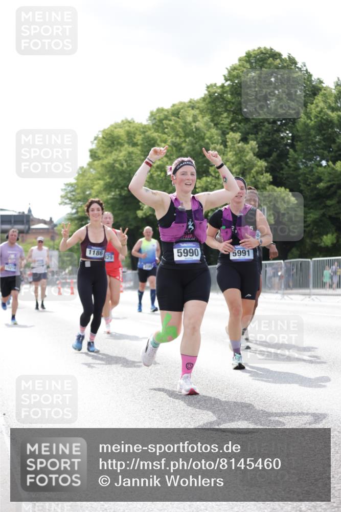 29.06.2025 - hella hamburg halbmarathon Jannik Wohlers http://msf.ph/oto/8145460 29.06.2025 10:10:20 Lombardsbrücke 1186, 4389, 5990, 5991, 7250, 9169, 9681, 9829, 11355, 11887, 11904, 11905, 12426, 12629, 13588, 13594, 13825, 13901, 15214, 16344, 16808, 17532, 18949 meine-sportfotos.de