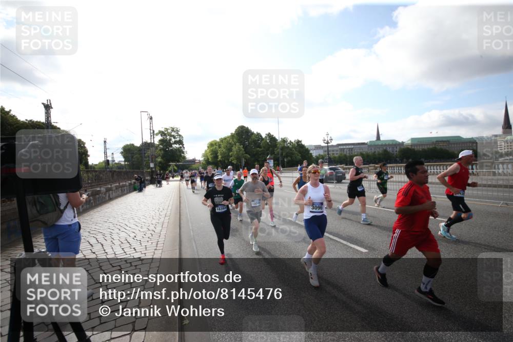 29.06.2025 - hella hamburg halbmarathon Jannik Wohlers http://msf.ph/oto/8145476 29.06.2025 09:57:08 Lombardsbrücke 1030, 1086, 1193, 1422, 2119, 2252, 2444, 2488, 2855, 3048, 3096, 3103, 3698, 3999, 4261, 4299, 4379, 4558, 4986, 5018, 5024, 5633, 5820, 5907, 6125, 6374, 6762, 6795, 6942, 7221, 7397, 7742, 7930, 7932, 8172, 8413, 8447, 10191, 10192, 10215, 10368, 10376, 10667, 11143, 11430, 11512, 11579, 12348, 12440, 12607, 12840, 13701, 13750, 13761, 14122, 14737, 14881, 15146, 15395, 15480, 15720, 16039, 16043, 16047, 16285, 16800, 17130, 17179, 17640, 17642 meine-sportfotos.de