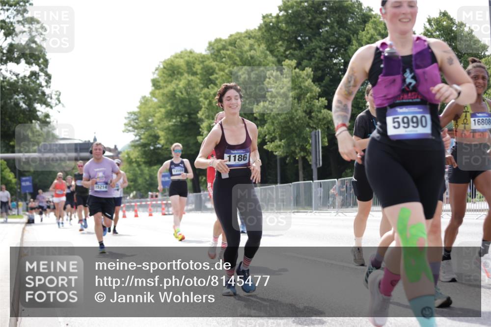 29.06.2025 - hella hamburg halbmarathon Jannik Wohlers http://msf.ph/oto/8145477 29.06.2025 10:10:22 Lombardsbrücke 1166, 1186, 4389, 5990, 5991, 7250, 9169, 9681, 9829, 11355, 11887, 11904, 11905, 12426, 12629, 13588, 13594, 13825, 14270, 15214, 16808, 17532, 18949 meine-sportfotos.de