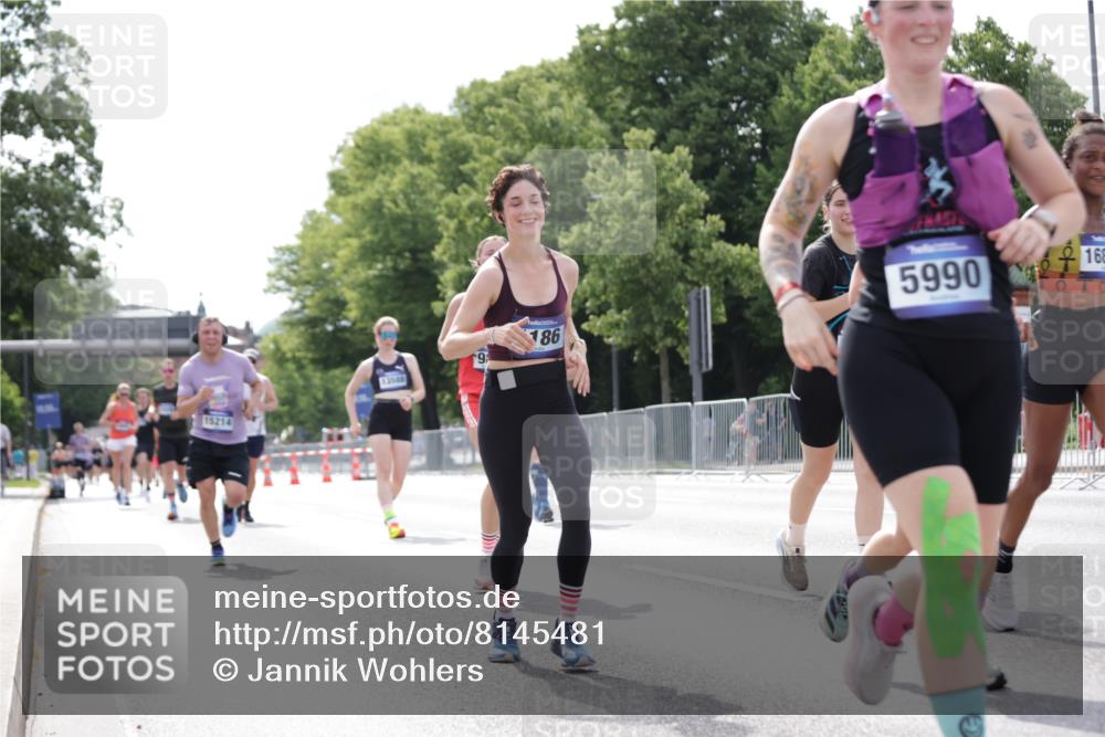 29.06.2025 - hella hamburg halbmarathon Jannik Wohlers http://msf.ph/oto/8145481 29.06.2025 10:10:22 Lombardsbrücke 1166, 1186, 4389, 5990, 5991, 7250, 9169, 9681, 9829, 11355, 11887, 11904, 11905, 12426, 12629, 13588, 13594, 13825, 14270, 15214, 16808, 17532, 18949 meine-sportfotos.de