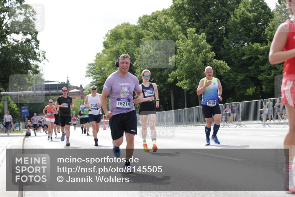29.06.2025 - hella hamburg halbmarathon Jannik Wohlers http://msf.ph/oto/8145505 29.06.2025 10:10:23 Lombardsbrücke 1166, 1186, 1781, 4389, 5990, 5991, 7250, 9169, 9681, 9829, 11355, 11887, 11904, 11905, 12426, 12629, 13588, 13594, 13825, 14270, 15214, 16808, 17532, 18949 meine-sportfotos.de