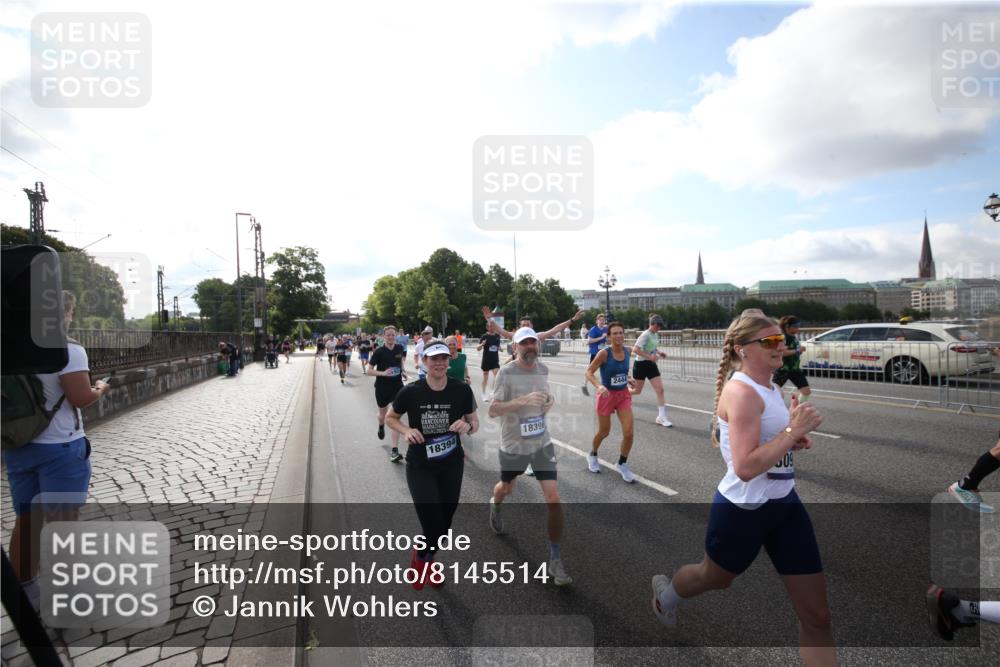 29.06.2025 - hella hamburg halbmarathon Jannik Wohlers http://msf.ph/oto/8145514 29.06.2025 09:57:09 Lombardsbrücke 1030, 1086, 1193, 1422, 2252, 2444, 2488, 2855, 3048, 3096, 3103, 3698, 3999, 4261, 4299, 4379, 4558, 4986, 5018, 5024, 5633, 5820, 5907, 6125, 6374, 6795, 6942, 7221, 7397, 7594, 7742, 7930, 7932, 8172, 8413, 8447, 9739, 10191, 10192, 10215, 10368, 10376, 11143, 11430, 11512, 11579, 12348, 12440, 12607, 12840, 13701, 13750, 13761, 14122, 14737, 14881, 15146, 15395, 15480, 15720, 16039, 16043, 16047, 16285, 16800, 17130, 17179, 17640, 17642 meine-sportfotos.de
