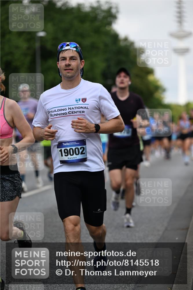 29.06.2025 - hella hamburg halbmarathon Dr. Thomas Lammeyer http://msf.ph/oto/8145518 29.06.2025 10:05:27 Kennedybrücke 1420, 1526, 1726, 2006, 2091, 2167, 2490, 2806, 2936, 3425, 3663, 3976, 4068, 4319, 4322, 4370, 5675, 6087, 6281, 6302, 6591, 6924, 7287, 7658, 7759, 7761, 8030, 8046, 8326, 8392, 8691, 8822, 9124, 9932, 10281, 10301, 10383, 10576, 10915, 11043 meine-sportfotos.de