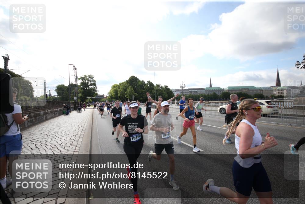 29.06.2025 - hella hamburg halbmarathon Jannik Wohlers http://msf.ph/oto/8145522 29.06.2025 09:57:09 Lombardsbrücke 1030, 1086, 1193, 1422, 2252, 2444, 2488, 2855, 3048, 3096, 3103, 3698, 3999, 4261, 4299, 4379, 4558, 4986, 5018, 5024, 5633, 5820, 5907, 6125, 6374, 6795, 6942, 7221, 7397, 7594, 7742, 7930, 7932, 8172, 8413, 8447, 9739, 10191, 10192, 10215, 10368, 10376, 11143, 11430, 11512, 11579, 12348, 12440, 12607, 12840, 13701, 13750, 13761, 14122, 14737, 14881, 15146, 15395, 15480, 15720, 16039, 16043, 16047, 16285, 16800, 17130, 17179, 17640, 17642 meine-sportfotos.de