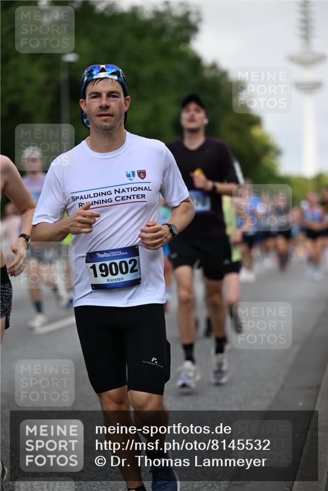 29.06.2025 - hella hamburg halbmarathon Dr. Thomas Lammeyer http://msf.ph/oto/8145532 29.06.2025 10:05:27 Kennedybrücke 1420, 1526, 1726, 2006, 2091, 2167, 2490, 2806, 2936, 3425, 3663, 3976, 4068, 4319, 4322, 4370, 5675, 6087, 6281, 6302, 6591, 6924, 7287, 7658, 7759, 7761, 8030, 8046, 8326, 8392, 8691, 8822, 9124, 9932, 10281, 10301, 10383, 10576, 10915, 11043 meine-sportfotos.de