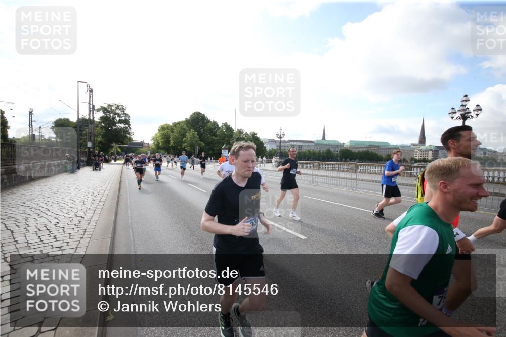 29.06.2025 - hella hamburg halbmarathon Jannik Wohlers http://msf.ph/oto/8145546 29.06.2025 09:57:10 Lombardsbrücke 1086, 1193, 1422, 2252, 2444, 2488, 2855, 3048, 3096, 3103, 3698, 3999, 4261, 4299, 4379, 4558, 4986, 5018, 5024, 5633, 5820, 5907, 6125, 6374, 6795, 6942, 7221, 7397, 7594, 7742, 7930, 7932, 7973, 8172, 8413, 8447, 9739, 10215, 10368, 10376, 11143, 11430, 11512, 11579, 11832, 12348, 12440, 12607, 12840, 13701, 13750, 13761, 14122, 14737, 14881, 14914, 15146, 15169, 15395, 15480, 15720, 16039, 16043, 16047, 16285, 16800, 17130, 17179, 17640, 17642 meine-sportfotos.de