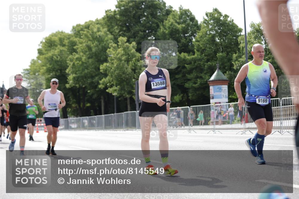 29.06.2025 - hella hamburg halbmarathon Jannik Wohlers http://msf.ph/oto/8145549 29.06.2025 10:10:25 Lombardsbrücke 1166, 1186, 1781, 4389, 5990, 5991, 7250, 7370, 9169, 9829, 11355, 11887, 12426, 12790, 13588, 13594, 14270, 15214, 16808, 17532, 18949 meine-sportfotos.de