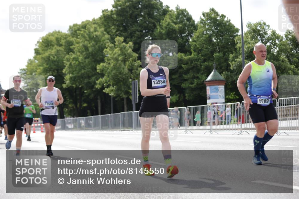 29.06.2025 - hella hamburg halbmarathon Jannik Wohlers http://msf.ph/oto/8145550 29.06.2025 10:10:25 Lombardsbrücke 1166, 1186, 1781, 4389, 5990, 5991, 7250, 7370, 9169, 9829, 11355, 11887, 12426, 12790, 13588, 13594, 14270, 15214, 16808, 17532, 18949 meine-sportfotos.de