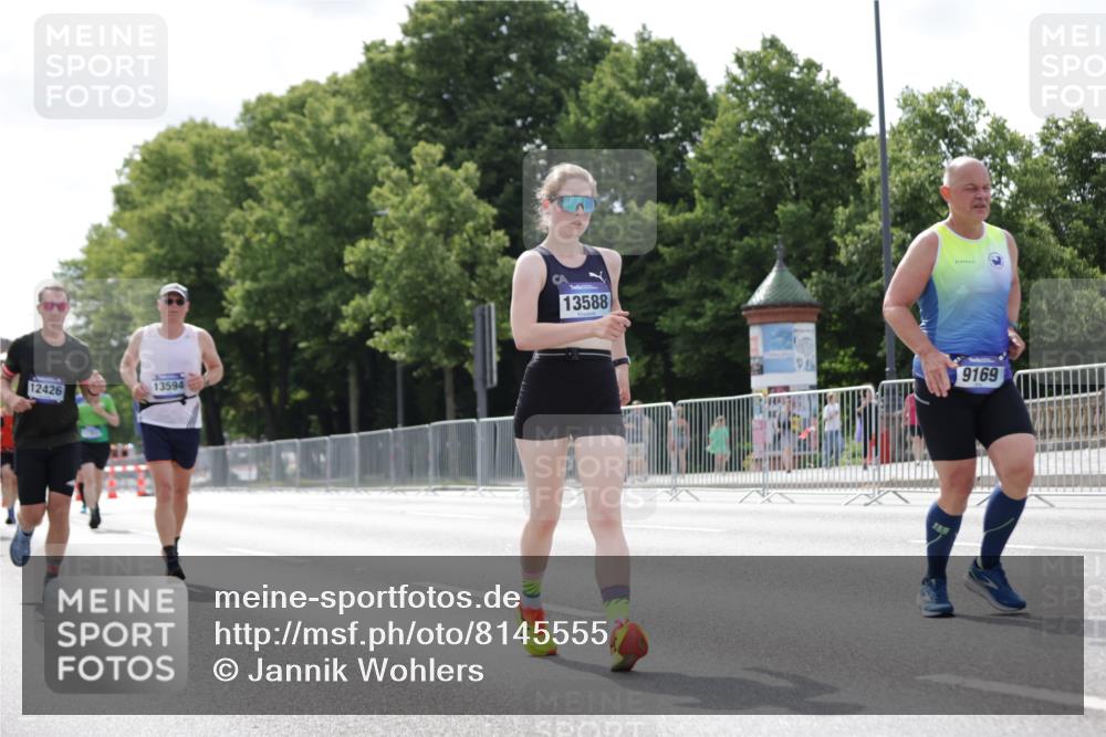29.06.2025 - hella hamburg halbmarathon Jannik Wohlers http://msf.ph/oto/8145555 29.06.2025 10:10:26 Lombardsbrücke 1166, 1186, 1781, 4389, 5990, 5991, 7250, 7370, 9169, 9829, 11355, 11887, 12426, 12790, 13588, 13594, 14270, 15214, 16808, 17532, 18949 meine-sportfotos.de