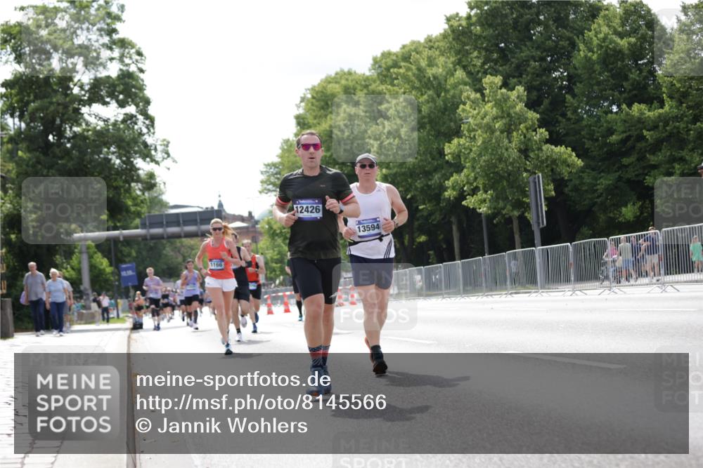 29.06.2025 - hella hamburg halbmarathon Jannik Wohlers http://msf.ph/oto/8145566 29.06.2025 10:10:26 Lombardsbrücke 1166, 1186, 1781, 4389, 5990, 5991, 7250, 7370, 9169, 9829, 11355, 11887, 12426, 12790, 13588, 13594, 14270, 15214, 16808, 17532, 18949 meine-sportfotos.de