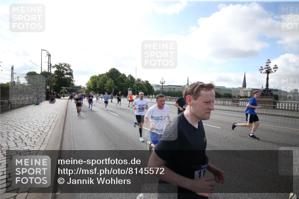 29.06.2025 - hella hamburg halbmarathon Jannik Wohlers http://msf.ph/oto/8145572 29.06.2025 09:57:10 Lombardsbrücke 1086, 1193, 1422, 2252, 2444, 2488, 2855, 3048, 3096, 3103, 3698, 3999, 4261, 4299, 4379, 4558, 4986, 5018, 5024, 5633, 5820, 5907, 6125, 6374, 6795, 6942, 7221, 7397, 7594, 7742, 7930, 7932, 7973, 8172, 8413, 8447, 9739, 10215, 10368, 10376, 11143, 11430, 11512, 11579, 11832, 12348, 12440, 12607, 12840, 13701, 13750, 13761, 14122, 14737, 14881, 14914, 15146, 15169, 15395, 15480, 15720, 16039, 16043, 16047, 16285, 16800, 17130, 17179, 17640, 17642 meine-sportfotos.de