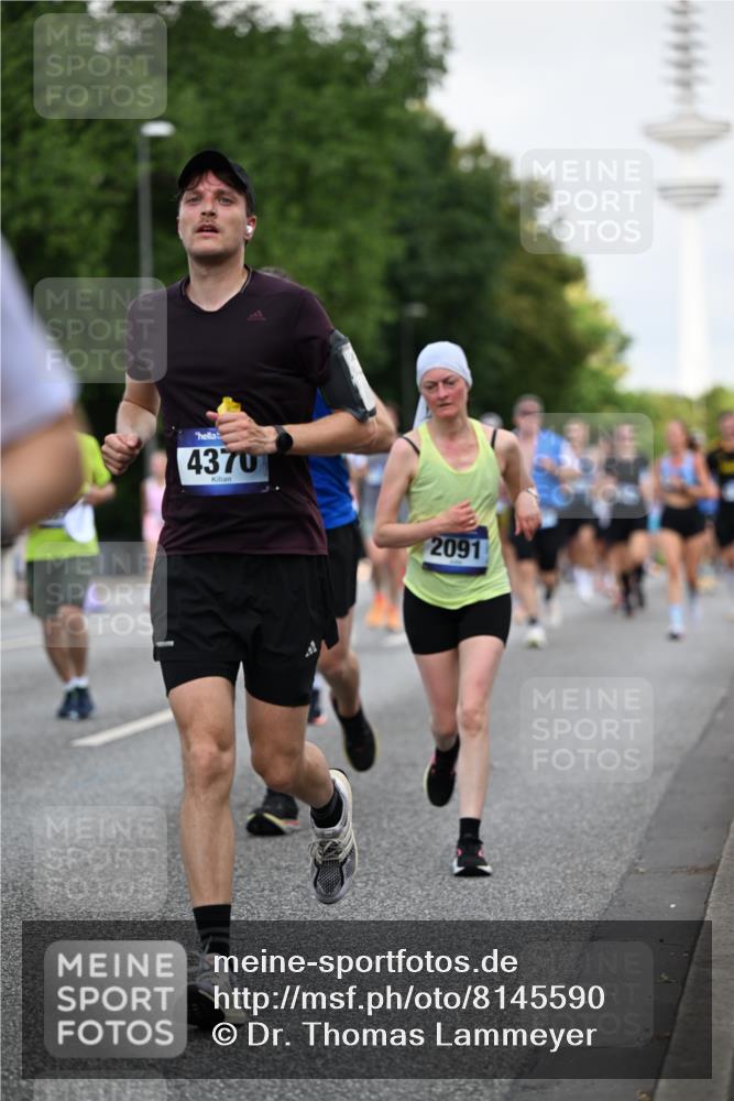 29.06.2025 - hella hamburg halbmarathon Dr. Thomas Lammeyer http://msf.ph/oto/8145590 29.06.2025 10:05:28 Kennedybrücke 1420, 1526, 1726, 2006, 2091, 2167, 2490, 2806, 2936, 2957, 3425, 3663, 3976, 4068, 4319, 4322, 4370, 5675, 6087, 6281, 0000, 6302, 6591, 6921, 6924, 7287, 7658, 7759, 8030, 8046, 8326, 8392, 8578, 8691, 8822, 9124, 9932, 10281, 10301, 10383, 10576, 10915, 11043 meine-sportfotos.de