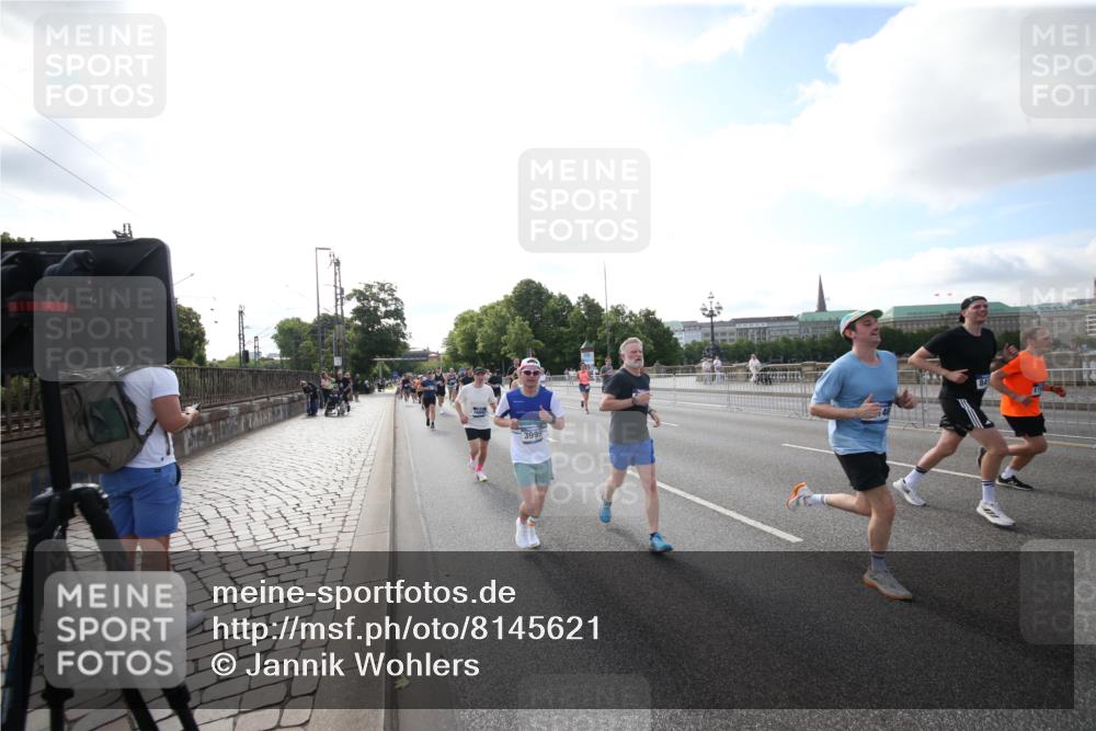 29.06.2025 - hella hamburg halbmarathon Jannik Wohlers http://msf.ph/oto/8145621 29.06.2025 09:57:14 Lombardsbrücke 1086, 1094, 1193, 1422, 2252, 2444, 2488, 2946, 3048, 3096, 3999, 4261, 4379, 4986, 5024, 5032, 5633, 5820, 5907, 6374, 6585, 6795, 7134, 7221, 7397, 7594, 7742, 7930, 7932, 7973, 8172, 8176, 8413, 8973, 9214, 9227, 9739, 9835, 10215, 11208, 11430, 11512, 11832, 12348, 12440, 12607, 12840, 13701, 13750, 13761, 14300, 14737, 14914, 15146, 15169, 15395, 15480, 15496, 15712, 15720, 16039, 16047, 16285, 16320, 16980, 17130, 17179, 17640, 17642 meine-sportfotos.de