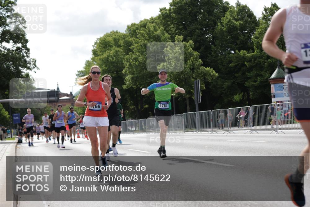 29.06.2025 - hella hamburg halbmarathon Jannik Wohlers http://msf.ph/oto/8145622 29.06.2025 10:10:30 Lombardsbrücke 1166, 1186, 1781, 4287, 5653, 5990, 5991, 7370, 9169, 9829, 12426, 12556, 12571, 12790, 13588, 13594, 14270, 15214, 16808, 17532, 18949 meine-sportfotos.de