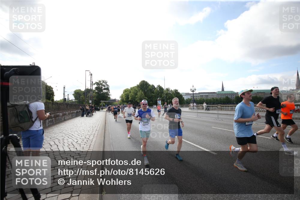 29.06.2025 - hella hamburg halbmarathon Jannik Wohlers http://msf.ph/oto/8145626 29.06.2025 09:57:14 Lombardsbrücke 1086, 1094, 1193, 1422, 2252, 2444, 2488, 2946, 3048, 3096, 3999, 4261, 4379, 4986, 5024, 5032, 5633, 5820, 5907, 6374, 6585, 6795, 7134, 7221, 7397, 7594, 7742, 7930, 7932, 7973, 8172, 8176, 8413, 8973, 9214, 9227, 9739, 9835, 10215, 11208, 11430, 11512, 11832, 12348, 12440, 12607, 12840, 13701, 13750, 13761, 14300, 14737, 14914, 15146, 15169, 15395, 15480, 15496, 15712, 15720, 16039, 16047, 16285, 16320, 16980, 17130, 17179, 17640, 17642 meine-sportfotos.de