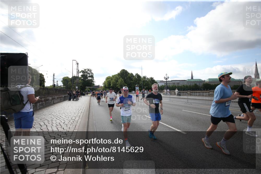 29.06.2025 - hella hamburg halbmarathon Jannik Wohlers http://msf.ph/oto/8145629 29.06.2025 09:57:14 Lombardsbrücke 1086, 1094, 1193, 1422, 2252, 2444, 2488, 2946, 3048, 3096, 3999, 4261, 4379, 4986, 5024, 5032, 5633, 5820, 5907, 6374, 6585, 6795, 7134, 7221, 7397, 7594, 7742, 7930, 7932, 7973, 8172, 8176, 8413, 8973, 9214, 9227, 9739, 9835, 10215, 11208, 11430, 11512, 11832, 12348, 12440, 12607, 12840, 13701, 13750, 13761, 14300, 14737, 14914, 15146, 15169, 15395, 15480, 15496, 15712, 15720, 16039, 16047, 16285, 16320, 16980, 17130, 17179, 17640, 17642 meine-sportfotos.de