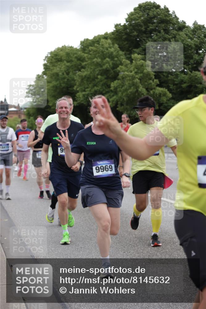 29.06.2025 - hella hamburg halbmarathon Jannik Wohlers http://msf.ph/oto/8145632 29.06.2025 10:47:06 Lombardsbrücke 1434, 1463, 1523, 2148, 2407, 2882, 2994, 3339, 4037, 4325, 4423, 4806, 4895, 4974, 4975, 5621, 5622, 5895, 6255, 6256, 6995, 7403, 7630, 7631, 7970, 8105, 8270, 8550, 8915, 8953, 9018, 9273, 9687, 9969, 9972, 10075, 10206, 11276, 11351, 11458, 11730, 11738, 13349, 13737, 13806, 13830, 13898, 13909, 14197, 14441, 14516, 14517, 15413, 15543, 16018, 16337, 16552, 16686, 17122, 17216, 17514, 18258, 18415, 18474, 18623, 18781, 18852, 18858 meine-sportfotos.de