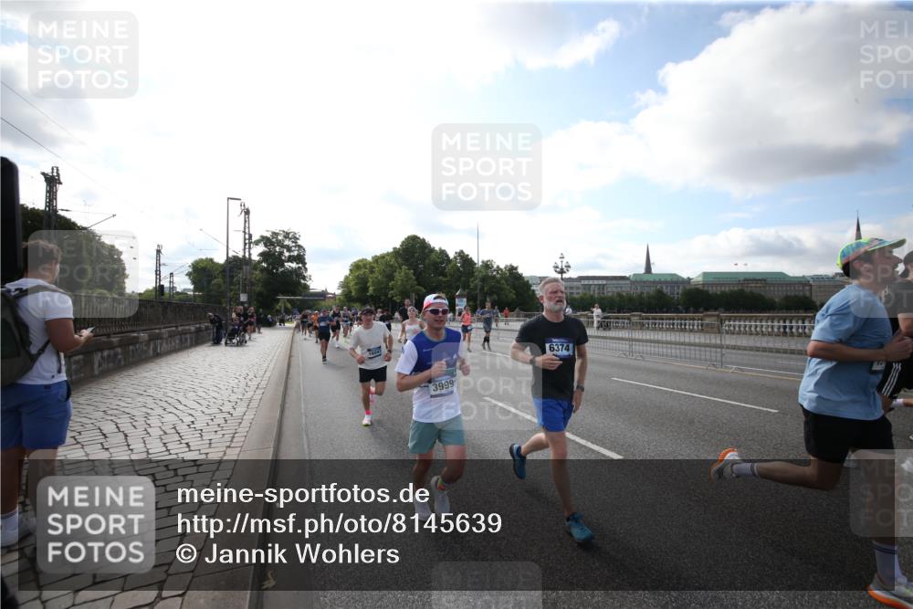 29.06.2025 - hella hamburg halbmarathon Jannik Wohlers http://msf.ph/oto/8145639 29.06.2025 09:57:14 Lombardsbrücke 1086, 1094, 1193, 1422, 2252, 2444, 2488, 2946, 3048, 3096, 3999, 4261, 4379, 4986, 5024, 5032, 5633, 5820, 5907, 6374, 6585, 6795, 7134, 7221, 7397, 7594, 7742, 7930, 7932, 7973, 8172, 8176, 8413, 8973, 9214, 9227, 9739, 9835, 10215, 11208, 11430, 11512, 11832, 12348, 12440, 12607, 12840, 13701, 13750, 13761, 14300, 14737, 14914, 15146, 15169, 15395, 15480, 15496, 15712, 15720, 16039, 16047, 16285, 16320, 16980, 17130, 17179, 17640, 17642 meine-sportfotos.de