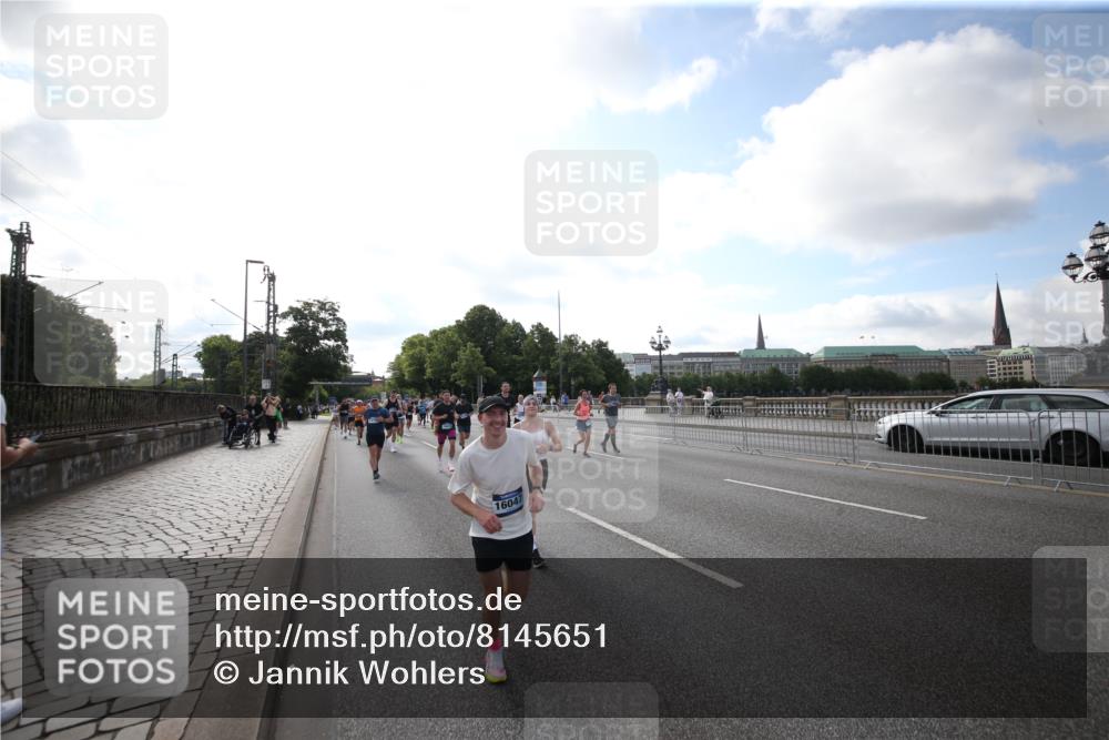 29.06.2025 - hella hamburg halbmarathon Jannik Wohlers http://msf.ph/oto/8145651 29.06.2025 09:57:15 Lombardsbrücke 1086, 1094, 1193, 1422, 1563, 2252, 2444, 2488, 2946, 3048, 3096, 3999, 4261, 4379, 4986, 5024, 5032, 5633, 5820, 5907, 6374, 6585, 6795, 7134, 7397, 7594, 7742, 7930, 7932, 7973, 8172, 8176, 8413, 8973, 9214, 9227, 9739, 9835, 10215, 11208, 11430, 11512, 11832, 12155, 12440, 12607, 12840, 13701, 13750, 14300, 14737, 14914, 15134, 15146, 15169, 15395, 15480, 15496, 15712, 15720, 16008, 16009, 16039, 16047, 16285, 16320, 16980, 17130, 17179, 17640, 17642 meine-sportfotos.de