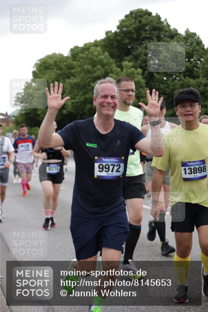 29.06.2025 - hella hamburg halbmarathon Jannik Wohlers http://msf.ph/oto/8145653 29.06.2025 10:47:07 Lombardsbrücke 1045, 1434, 1463, 1523, 2148, 2407, 2882, 2994, 3339, 4037, 4325, 4423, 4806, 4895, 4974, 4975, 5621, 5622, 5895, 6255, 6256, 6995, 7403, 7630, 7631, 7970, 8105, 8270, 8550, 8915, 8953, 9018, 9273, 9687, 9969, 9972, 10075, 10206, 10991, 11276, 11351, 11458, 11730, 11738, 11802, 13349, 13737, 13806, 13830, 13898, 13909, 14197, 14516, 14517, 15413, 15543, 16018, 16337, 16552, 16686, 17122, 17216, 17514, 18415, 18474, 18623, 18781, 18852, 18858 meine-sportfotos.de
