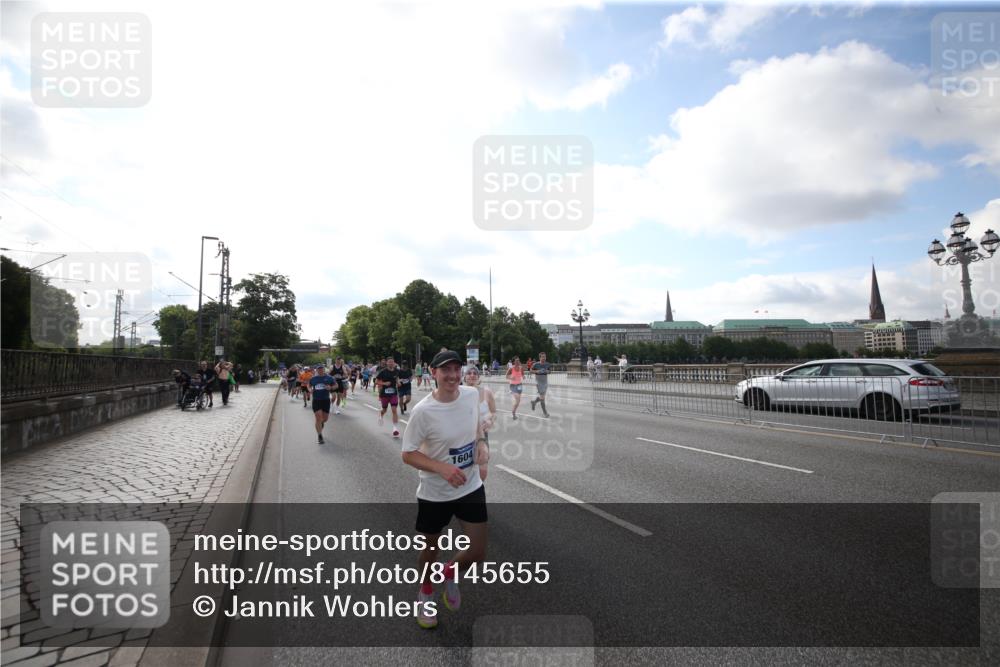 29.06.2025 - hella hamburg halbmarathon Jannik Wohlers http://msf.ph/oto/8145655 29.06.2025 09:57:15 Lombardsbrücke 1086, 1094, 1193, 1422, 1563, 2252, 2444, 2488, 2946, 3048, 3096, 3999, 4261, 4379, 4986, 5024, 5032, 5633, 5820, 5907, 6374, 6585, 6795, 7134, 7397, 7594, 7742, 7930, 7932, 7973, 8172, 8176, 8413, 8973, 9214, 9227, 9739, 9835, 10215, 11208, 11430, 11512, 11832, 12155, 12440, 12607, 12840, 13701, 13750, 14300, 14737, 14914, 15134, 15146, 15169, 15395, 15480, 15496, 15712, 15720, 16008, 16009, 16039, 16047, 16285, 16320, 16980, 17130, 17179, 17640, 17642 meine-sportfotos.de