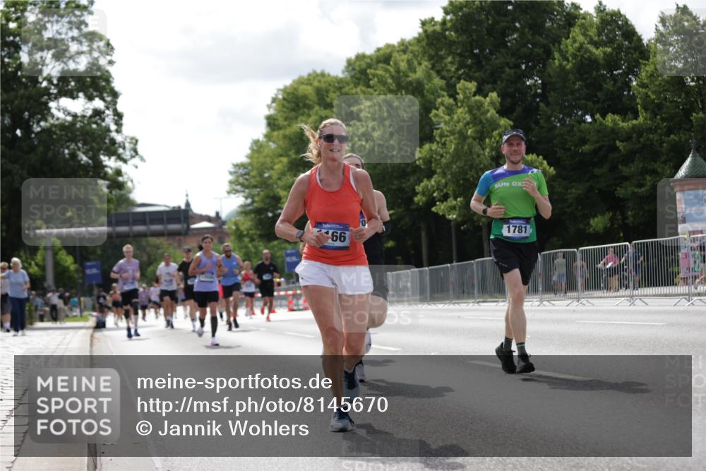 29.06.2025 - hella hamburg halbmarathon Jannik Wohlers http://msf.ph/oto/8145670 29.06.2025 10:10:30 Lombardsbrücke 1166, 1186, 1781, 4287, 5653, 5990, 5991, 7370, 9169, 9829, 12426, 12556, 12571, 12790, 13588, 13594, 14270, 15214, 16808, 17532, 18949 meine-sportfotos.de