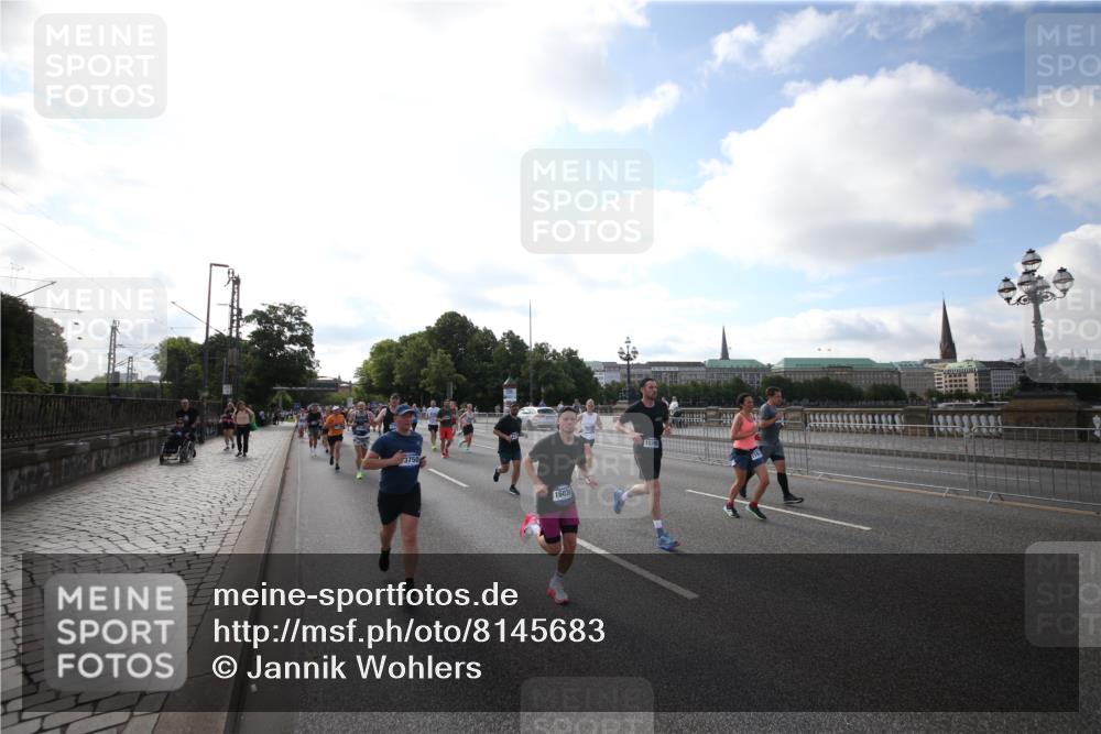 29.06.2025 - hella hamburg halbmarathon Jannik Wohlers http://msf.ph/oto/8145683 29.06.2025 09:57:16 Lombardsbrücke 1086, 1094, 1193, 1422, 1563, 2252, 2444, 2488, 2946, 3096, 3999, 4261, 4379, 4986, 5024, 5032, 5305, 5633, 5820, 5907, 6374, 6585, 6795, 7134, 7397, 7594, 7742, 7930, 7932, 7973, 8172, 8176, 8413, 8973, 9214, 9227, 9739, 9835, 10215, 11208, 11430, 11512, 11832, 12155, 12440, 12607, 12840, 13701, 13750, 14300, 14737, 14914, 15134, 15146, 15169, 15395, 15480, 15496, 15712, 16008, 16009, 16039, 16047, 16285, 16320, 16750, 16980, 17130, 17179, 17640, 17642 meine-sportfotos.de