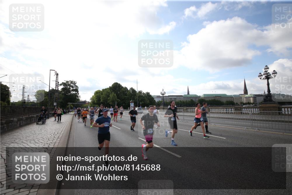 29.06.2025 - hella hamburg halbmarathon Jannik Wohlers http://msf.ph/oto/8145688 29.06.2025 09:57:17 Lombardsbrücke 1086, 1094, 1193, 1422, 1563, 2252, 2444, 2448, 2488, 2946, 3058, 3096, 3999, 4261, 4379, 4986, 5024, 5032, 5305, 5633, 5820, 5907, 6355, 6356, 6374, 6585, 7134, 7397, 7594, 7742, 7930, 7932, 7973, 8172, 8176, 8413, 8973, 9214, 9227, 9739, 9835, 10215, 11208, 11430, 11512, 11832, 12155, 12440, 12607, 13701, 13750, 14300, 14737, 14914, 15134, 15146, 15169, 15395, 15480, 15496, 15712, 16008, 16009, 16039, 16047, 16285, 16320, 16750, 16980, 17130, 17640, 17642 meine-sportfotos.de