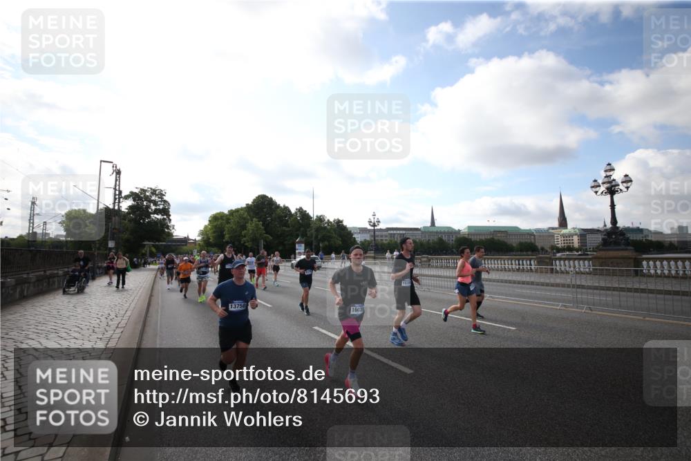 29.06.2025 - hella hamburg halbmarathon Jannik Wohlers http://msf.ph/oto/8145693 29.06.2025 09:57:17 Lombardsbrücke 1086, 1094, 1193, 1422, 1563, 2252, 2444, 2448, 2488, 2946, 3058, 3096, 3999, 4261, 4379, 4986, 5024, 5032, 5305, 5633, 5820, 5907, 6355, 6356, 6374, 6585, 7134, 7397, 7594, 7742, 7930, 7932, 7973, 8172, 8176, 8413, 8973, 9214, 9227, 9739, 9835, 10215, 11208, 11430, 11512, 11832, 12155, 12440, 12607, 13701, 13750, 14300, 14737, 14914, 15134, 15146, 15169, 15395, 15480, 15496, 15712, 16008, 16009, 16039, 16047, 16285, 16320, 16750, 16980, 17130, 17640, 17642 meine-sportfotos.de