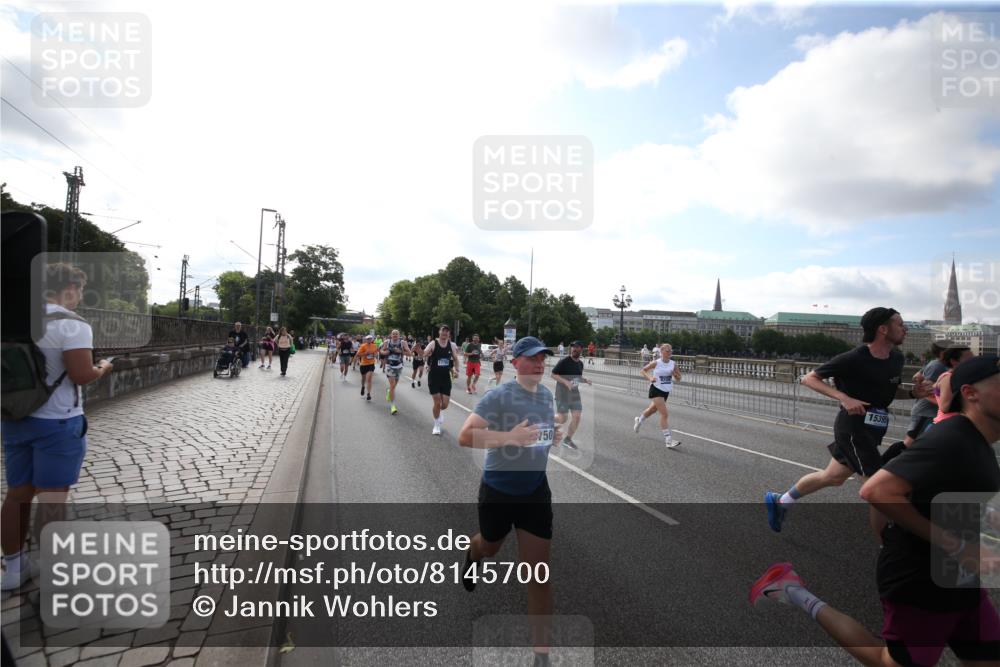 29.06.2025 - hella hamburg halbmarathon Jannik Wohlers http://msf.ph/oto/8145700 29.06.2025 09:57:17 Lombardsbrücke 1086, 1094, 1193, 1422, 1563, 2252, 2444, 2448, 2488, 2946, 3058, 3096, 3999, 4261, 4379, 4986, 5024, 5032, 5305, 5633, 5820, 5907, 6355, 6356, 6374, 6585, 7134, 7397, 7594, 7742, 7930, 7932, 7973, 8172, 8176, 8413, 8973, 9214, 9227, 9739, 9835, 10215, 11208, 11430, 11512, 11832, 12155, 12440, 12607, 13701, 13750, 14300, 14737, 14914, 15134, 15146, 15169, 15395, 15480, 15496, 15712, 16008, 16009, 16039, 16047, 16285, 16320, 16750, 16980, 17130, 17640, 17642 meine-sportfotos.de